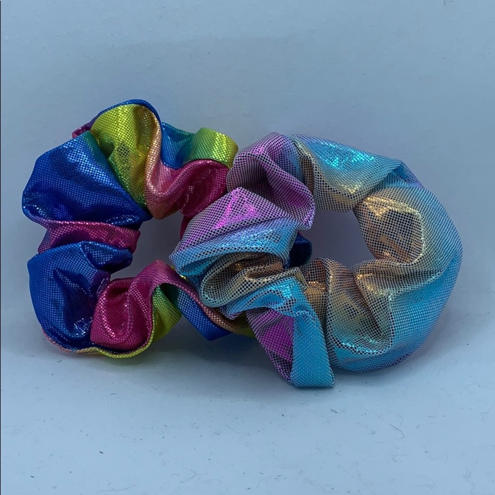 🌈 Set of 2 metallic rainbow scrunchies 🌈